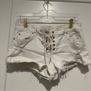 Billabong- white shorts